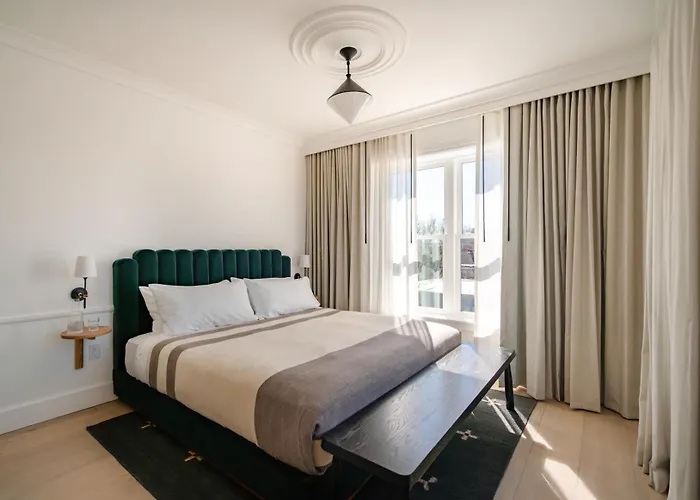 Longfellow Hotel