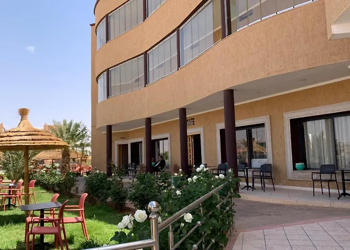 Hotel Oasis Palace