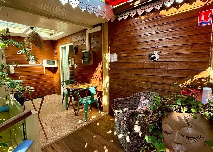 Hotel Coco Island