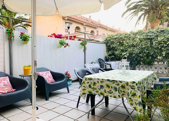 Acogedora casa recién reformada con jardín y wifi