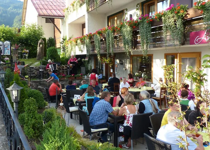 Hotel Restaurant Amadeus - inclusive Skipass und vieles mehr