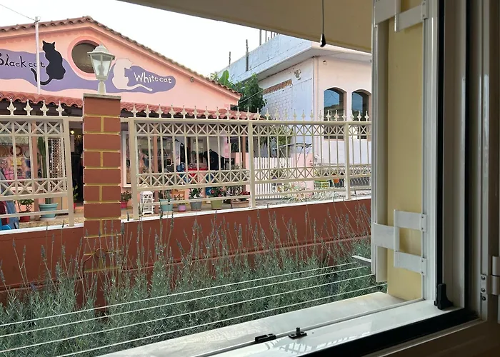 Brati II Beach Hotel