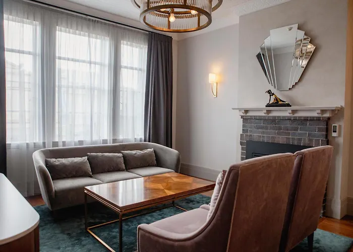 Tattersalls Hotel