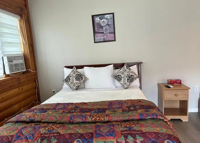 Jade Mountain Motel