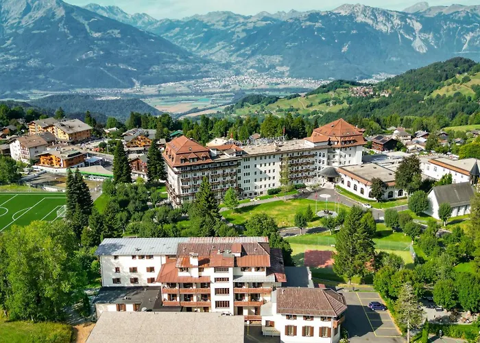 Villars Lodge