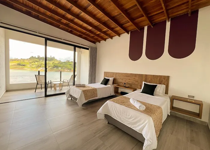 Viajero Guatape Hostel & Lake Club