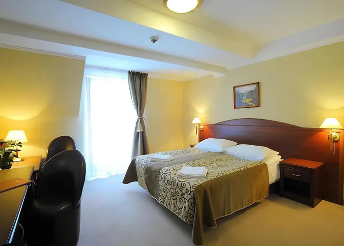Manor Hotel