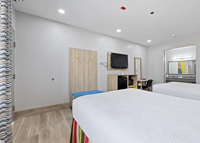 Days Inn By Wyndham Kenedy Karnes City