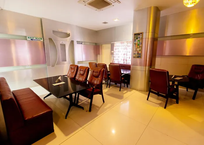 Hotel Dsf Grand Plaza