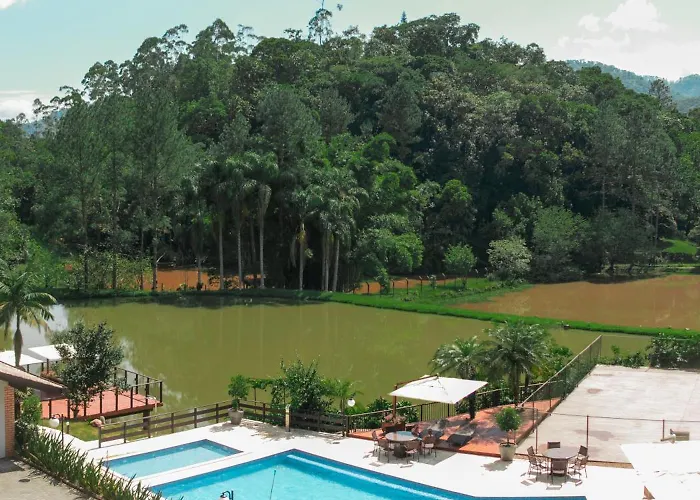 Village Du Lac Hotel