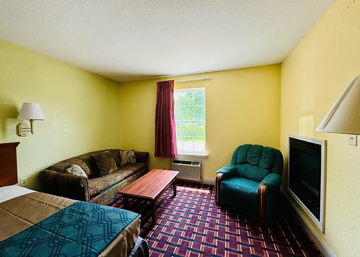 Ozark Inn And Suites