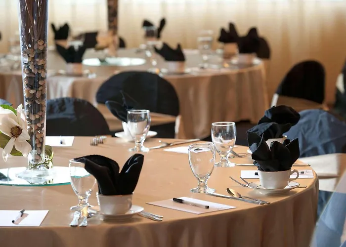 Radisson Suite Hotel Oceanfront