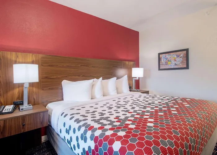 Econo Lodge Inn & Suites Foley-North Gulf Shores