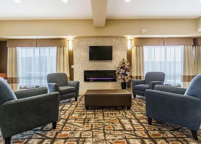 Comfort Inn & Suites Edmonton International Airport