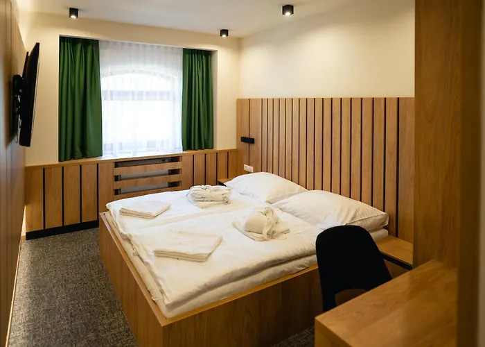 Hunor Hotel Es Etterem