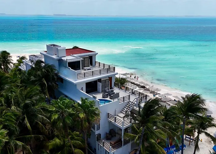 Cuxos Hotel Beachfront