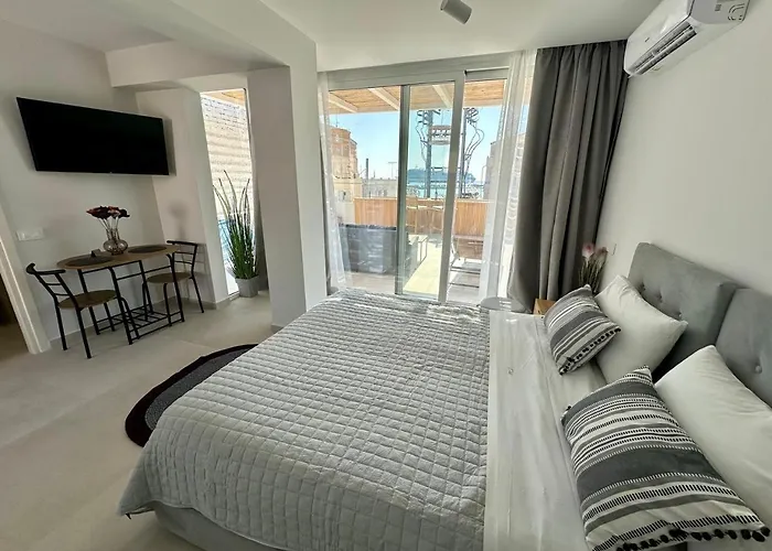Amina Apartments