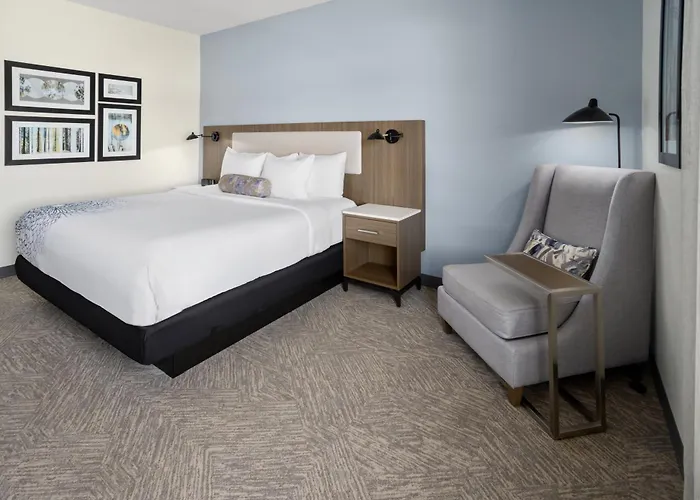 La Quinta Inn & Suites By Wyndham Locust Grove