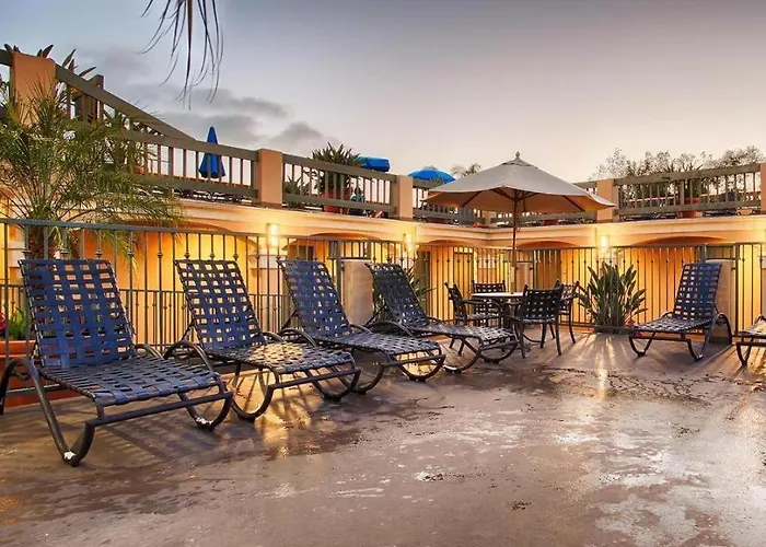 Laguna Brisas - A Beach Hotel
