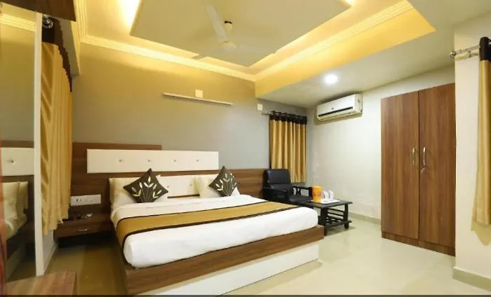 Hotel Loyal Residency