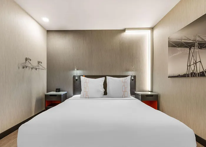 Best Western Premier Springfield Plaza District Hotel