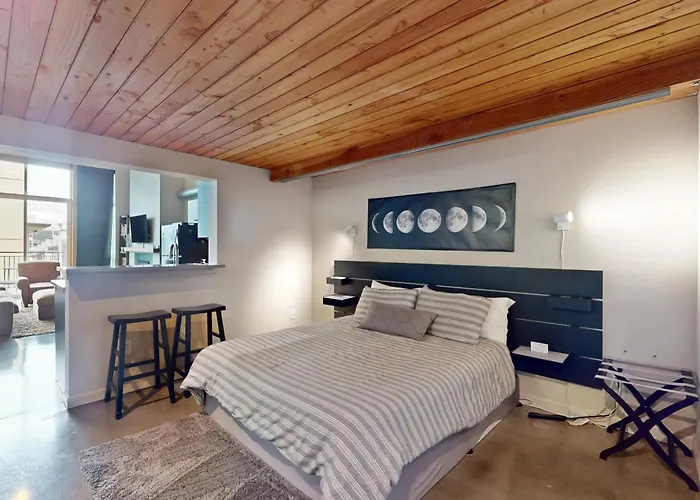 19Th Avenue Lofts Unit 213