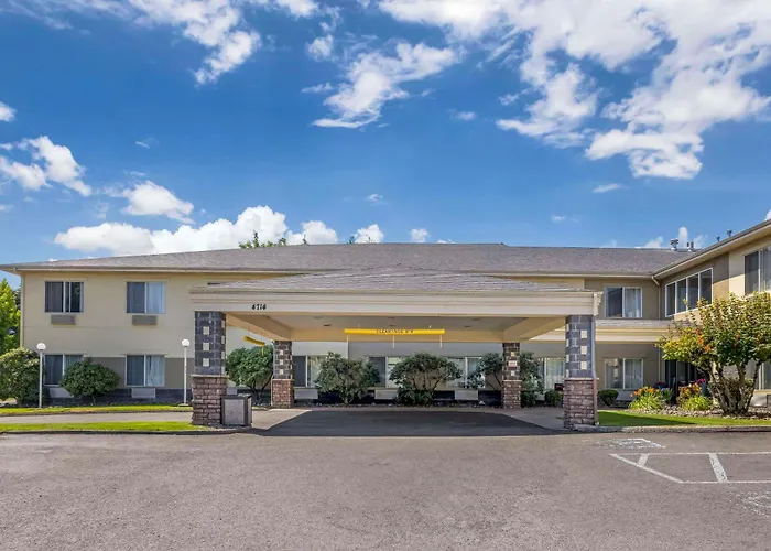 Comfort Suites Near Vancouver Mall
