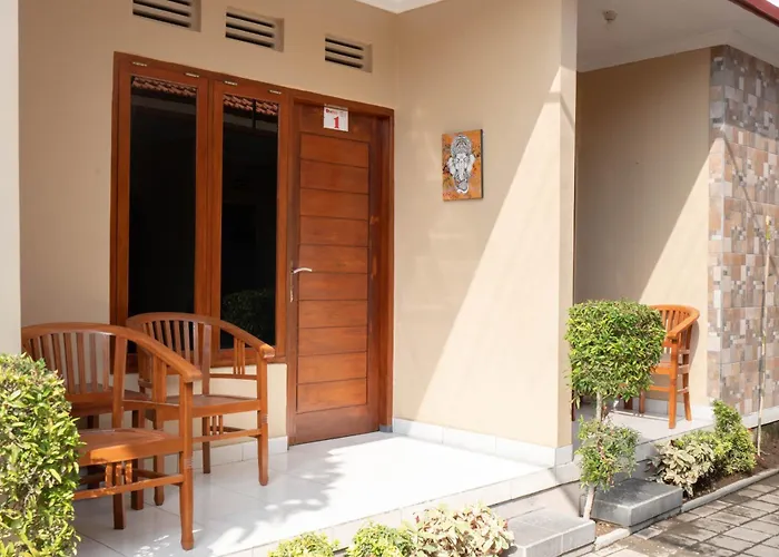 RedDoorz near Buleleng Harbour 2