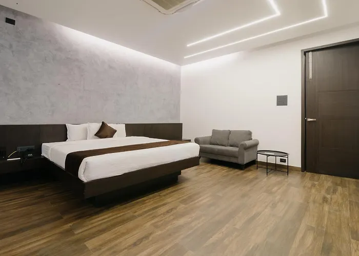D Wayfarer Inn Resort
