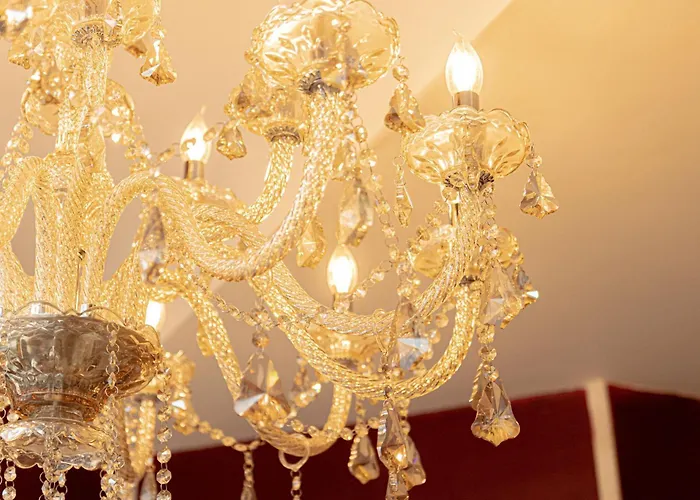 Hotel Rouge & Deco Suites