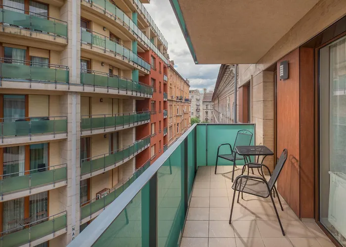 Escala Hotel & Suites