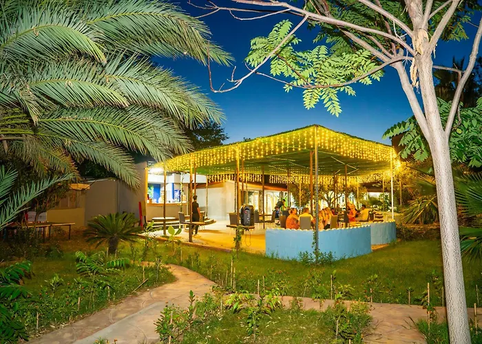 Aperion Beach Hotel Side
