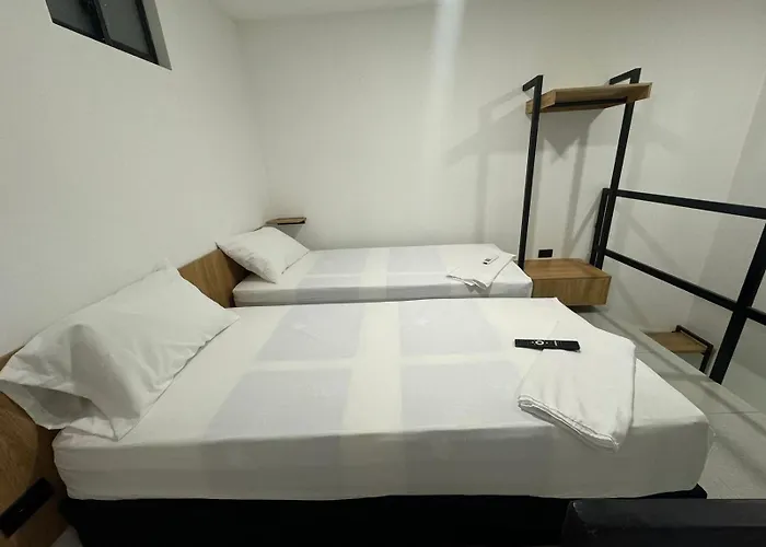 Hotel La Fabrica Cerca Al Aeropuerto