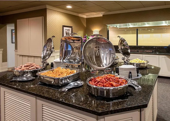 Amishview Inn & Suites