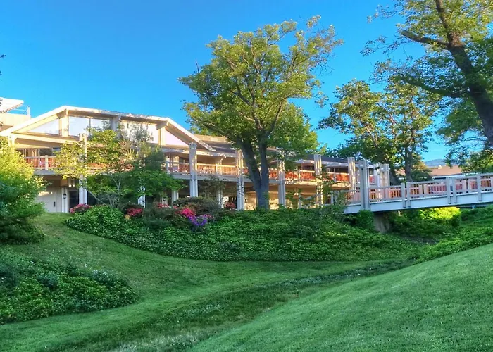 Ashland Hills Hotel & Suites
