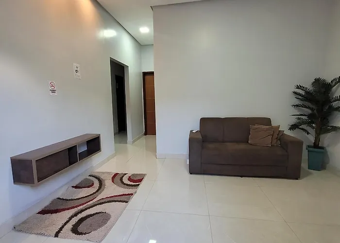 Quarto 6 econômico próximo do aeroporto ar condicionado cama de casal