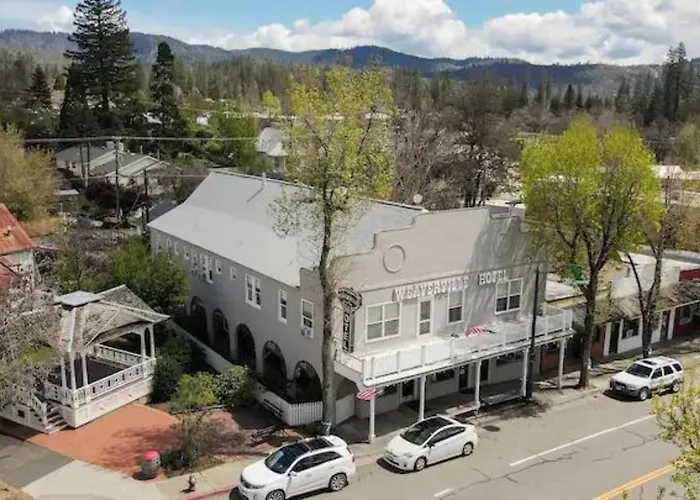 Weaverville Hotel
