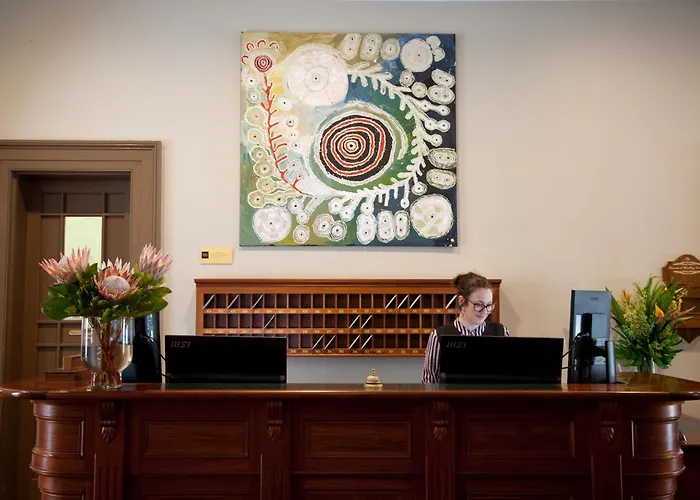 Hadley'S Orient Hotel