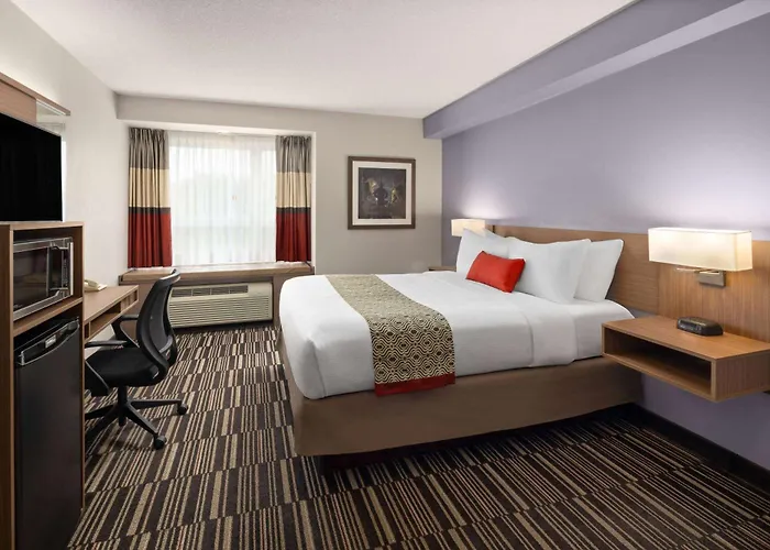 Microtel Inn & Suites By Wyndham Kirkland Lake