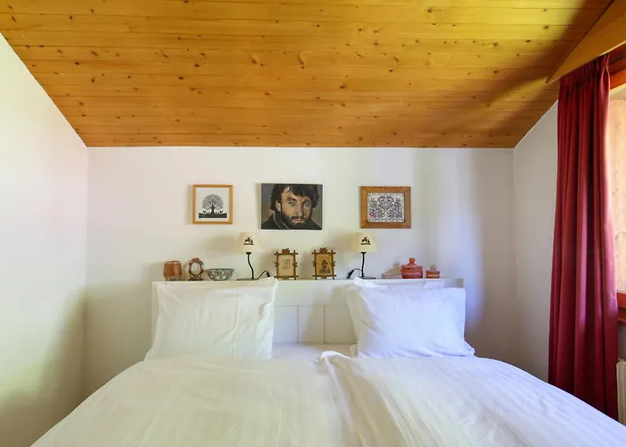 Soulful Escape With Fireplace And Mountain Views