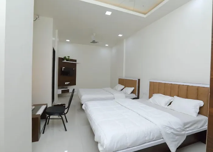 Hotel Kv Pride, Chikhali