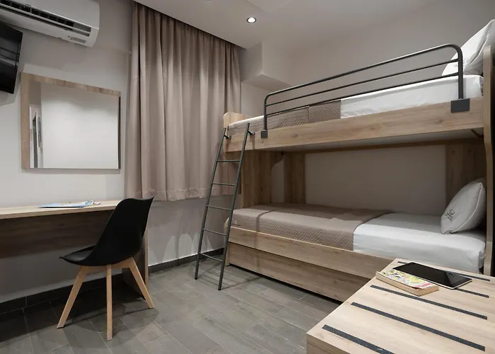 Piraeus City Hotel