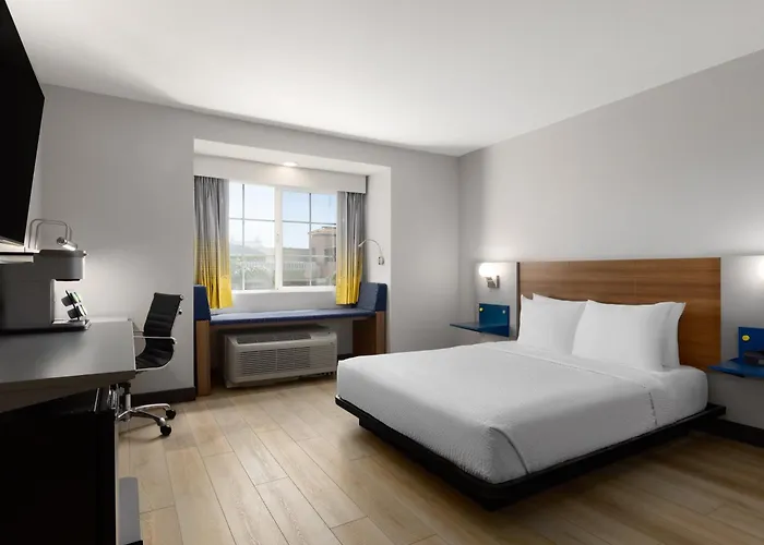 Microtel Inn & Suites By Wyndham Tracy