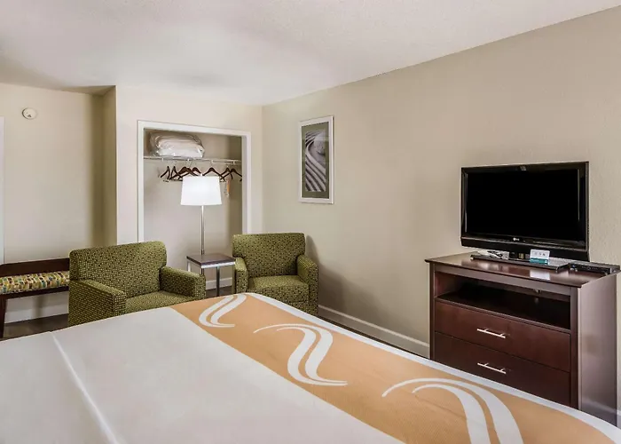 Quality Inn & Suites Quincy - Downtown