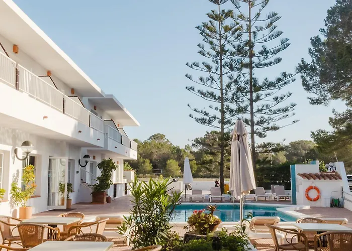 Hostal Es Pi - Emar Hotels