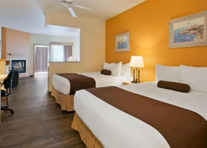 Lighthouse Suites Inn