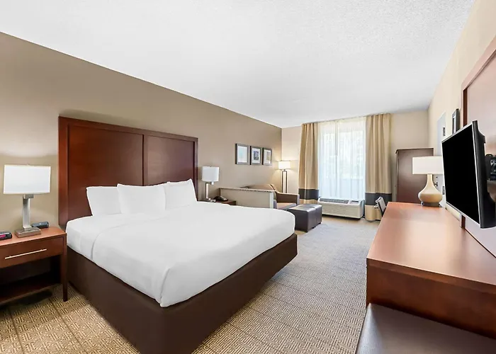 Comfort Inn & Suites Durham Near Duke University
