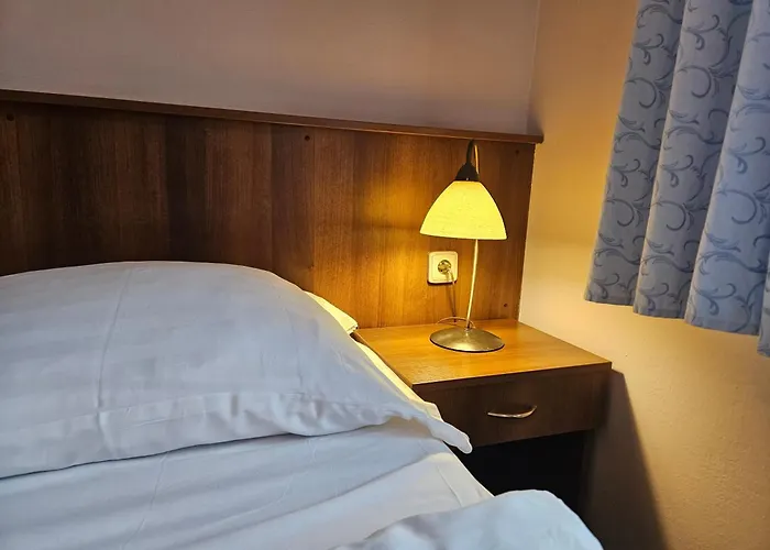 Hotel Trim