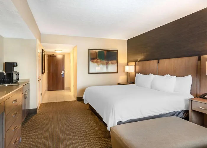Best Western Plus Cotton Tree Inn