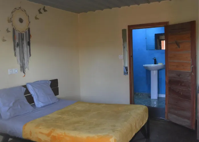 Hotel Evasion